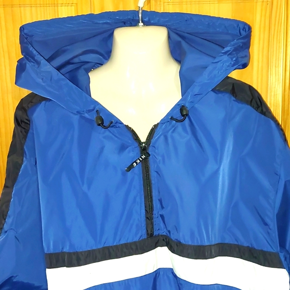 Nike Jacket - Picture 2 of 5
